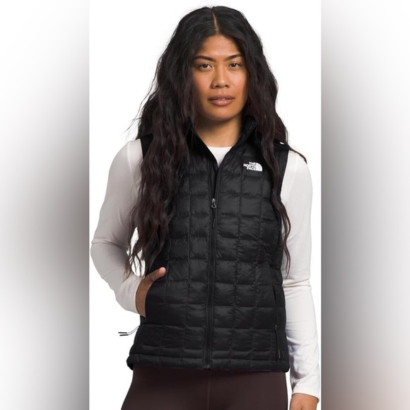 The North Face Women's Black Puffer Vest - Picture 1 of 11